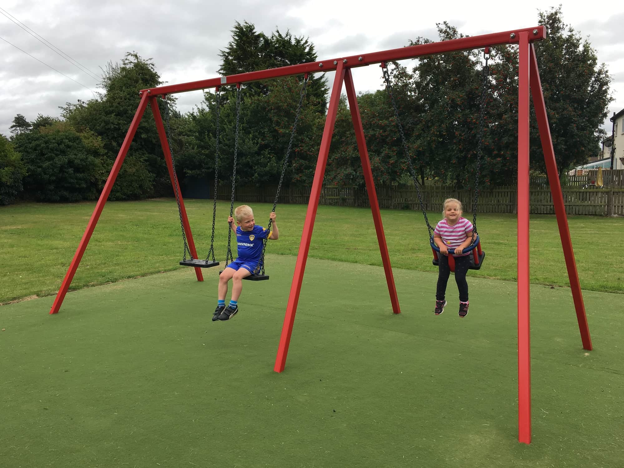 Three Seat Sturdy Swing – Junior 